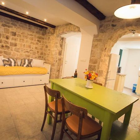Apartment Sunce Kastela Bagian luar foto