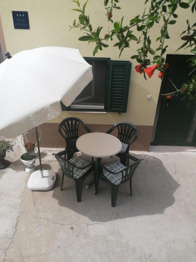 Apartment Sunce Kastela Bagian luar foto
