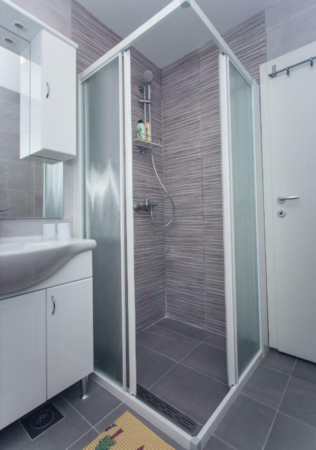 Apartment Sunce Kastela Bagian luar foto