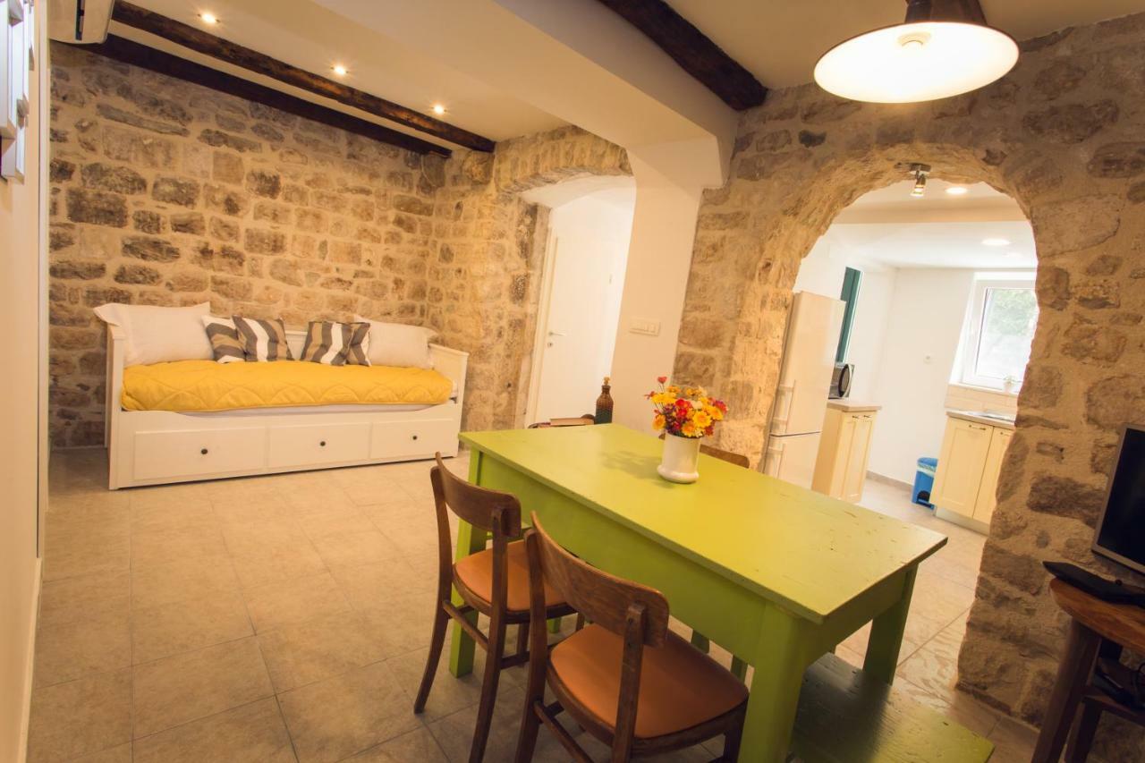 Apartment Sunce Kastela Bagian luar foto