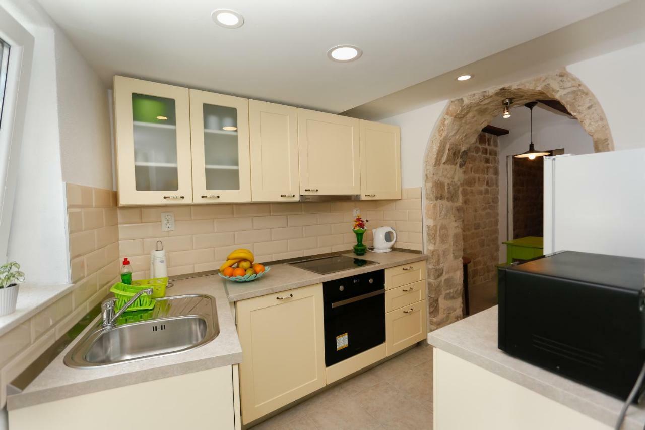 Apartment Sunce Kastela Bagian luar foto