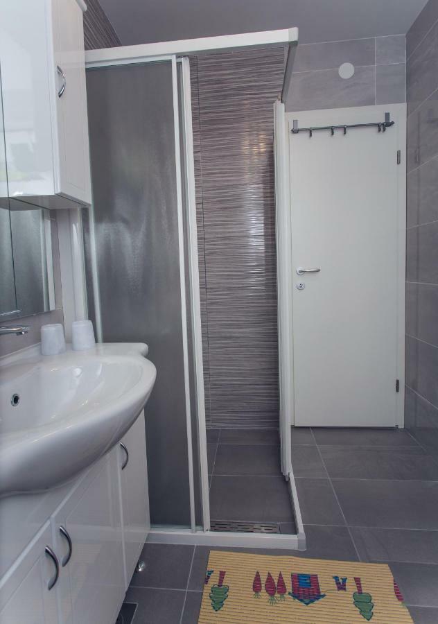 Apartment Sunce Kastela Bagian luar foto